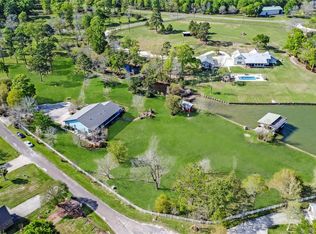 367 Fawn Rd, Livingston, TX 77351