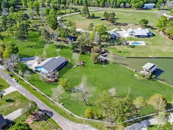 367 Fawn Rd, Livingston, TX 77351