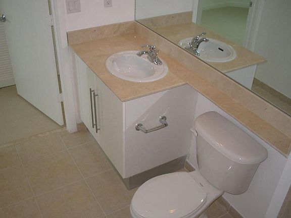 5th image of 325 Biscayne Blvd #2411