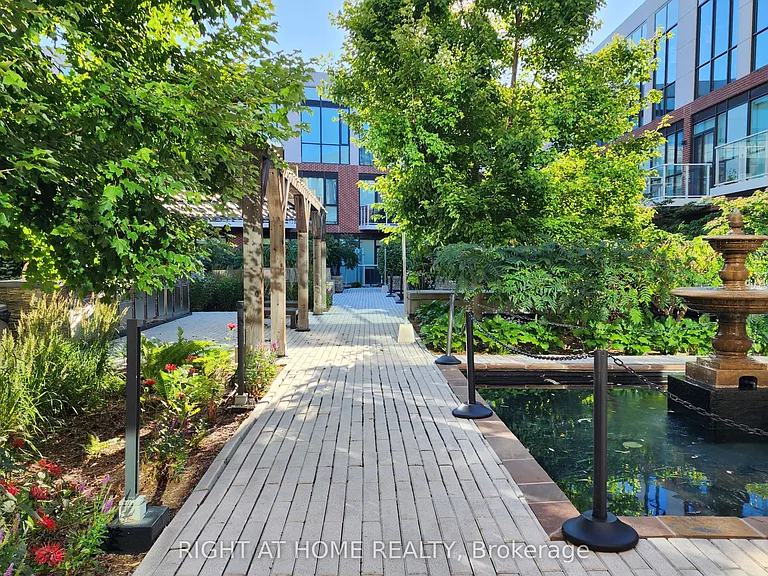 20 Fred Varley Dr #210 — Photo 33