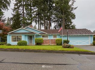 1015 Rosewood Ln, Fircrest, WA 98466