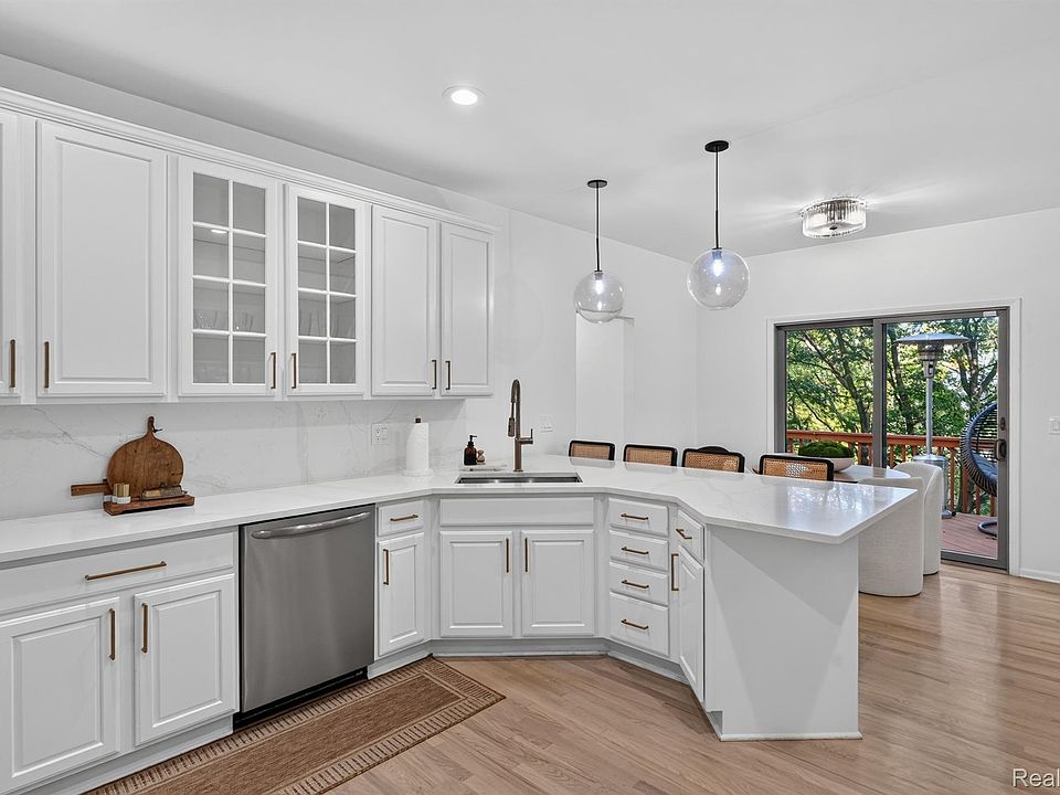 10073 Silver Lake Rd, photo 10
