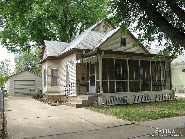 1st image of 909 W Elm St