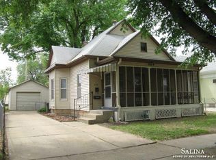 909 W Elm St, Salina, KS 67401