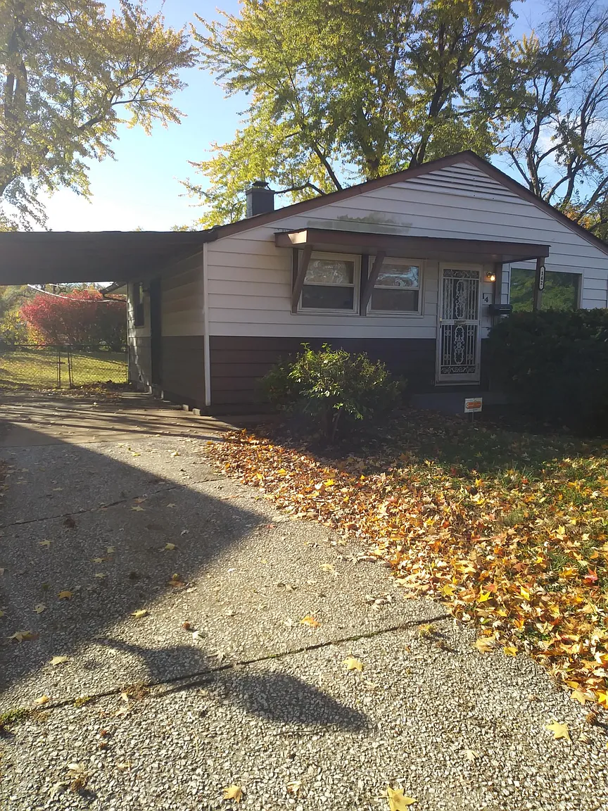 142 Roderick Dr photo 1