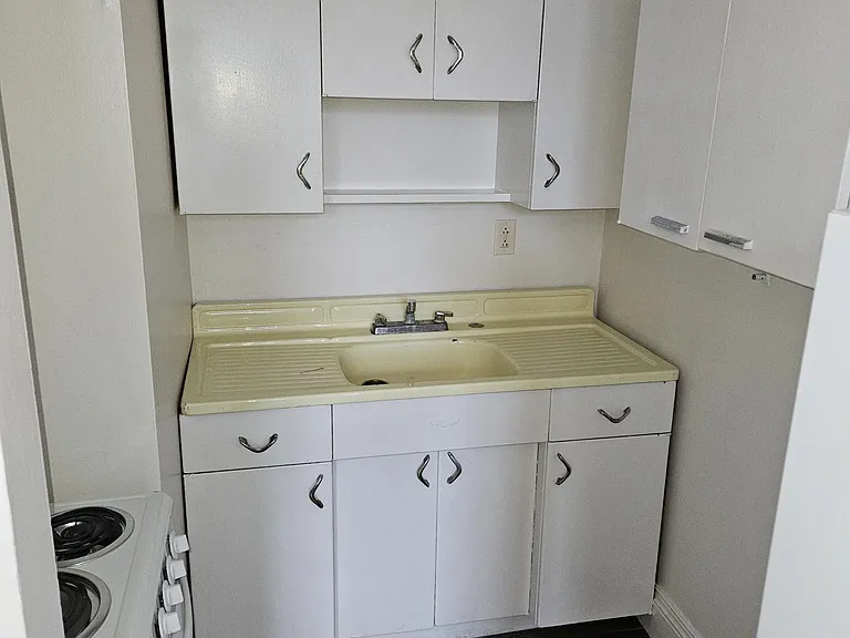 51 Bishop St #2B — Photo 3