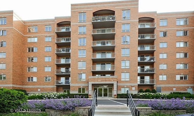 1st image of 6807 N Milwaukee Ave APT 308