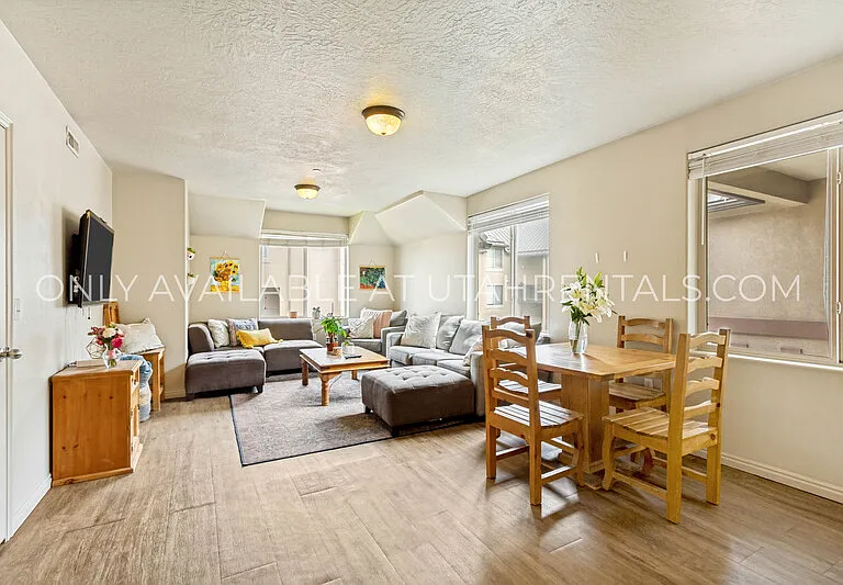 866 E 700 N #C1-1 — Photo 1