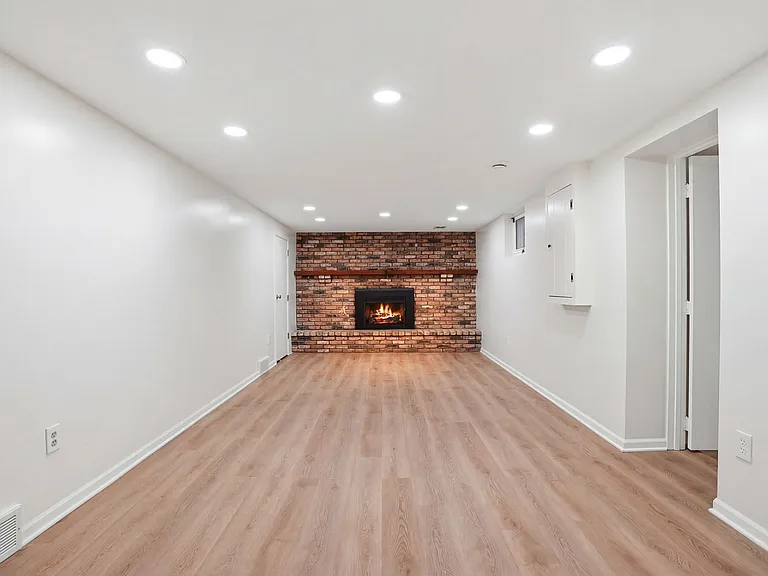 8954 York Rd — Photo 21