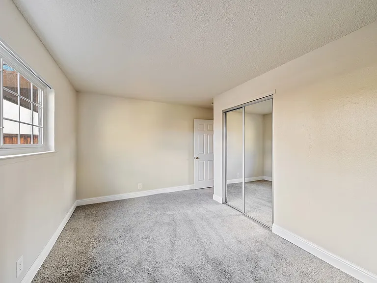 Mountain View Apartments — Photo 38