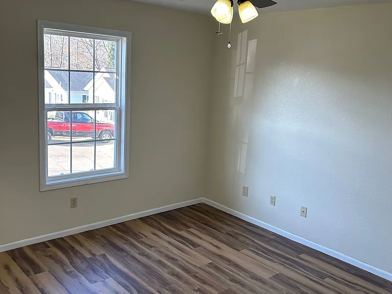 6888 Boston Dr — Photo 11