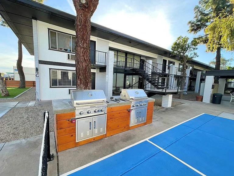 South Edge — Photo 16