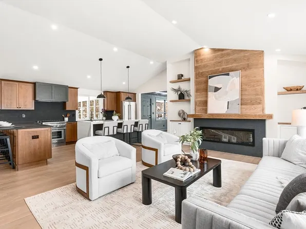 715 Summer St, Lynnfield, MA 01940