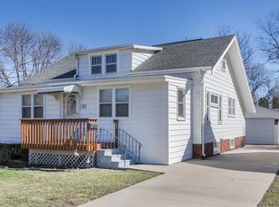 271 18th St NW, Cedar Rapids, IA 52405