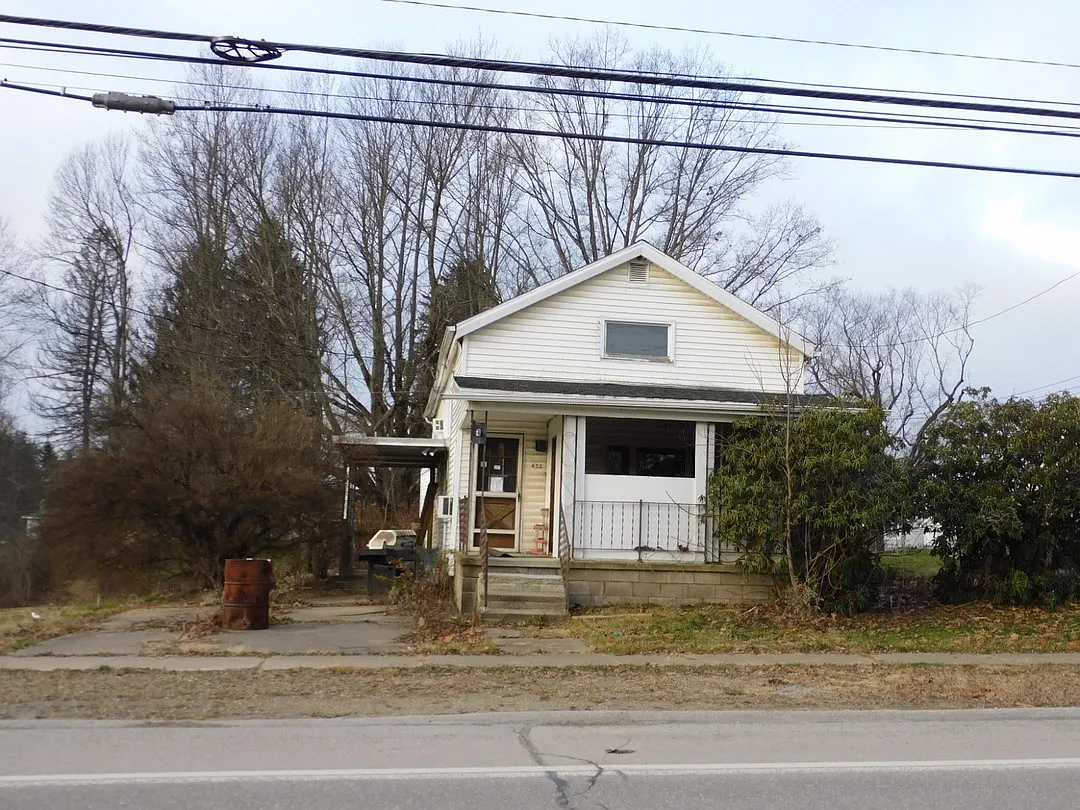 652 High St photo 1
