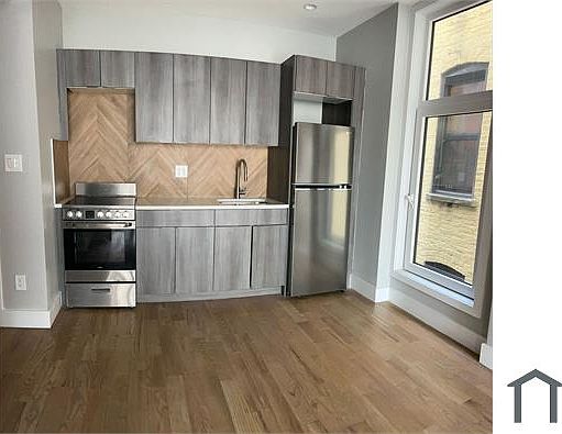 3rd image of 115 W 190th St #4K