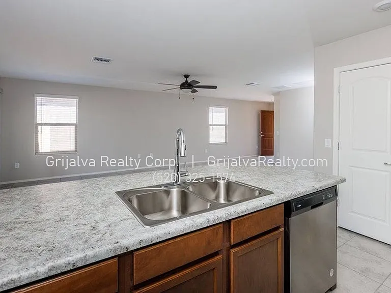 8749 E Pebble Stone Ln — Photo 6