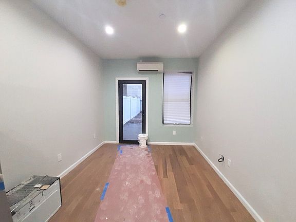 3rd image of 1833 Park Pl #1B