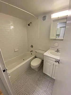 Rented by Kole Group | media 11