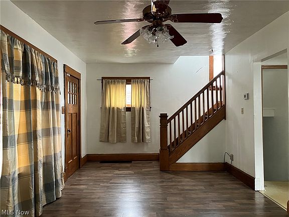 3rd image of 127 E Wilson Ave