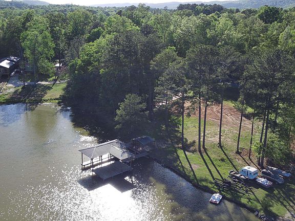 2nd image of 555 Reed Rd
