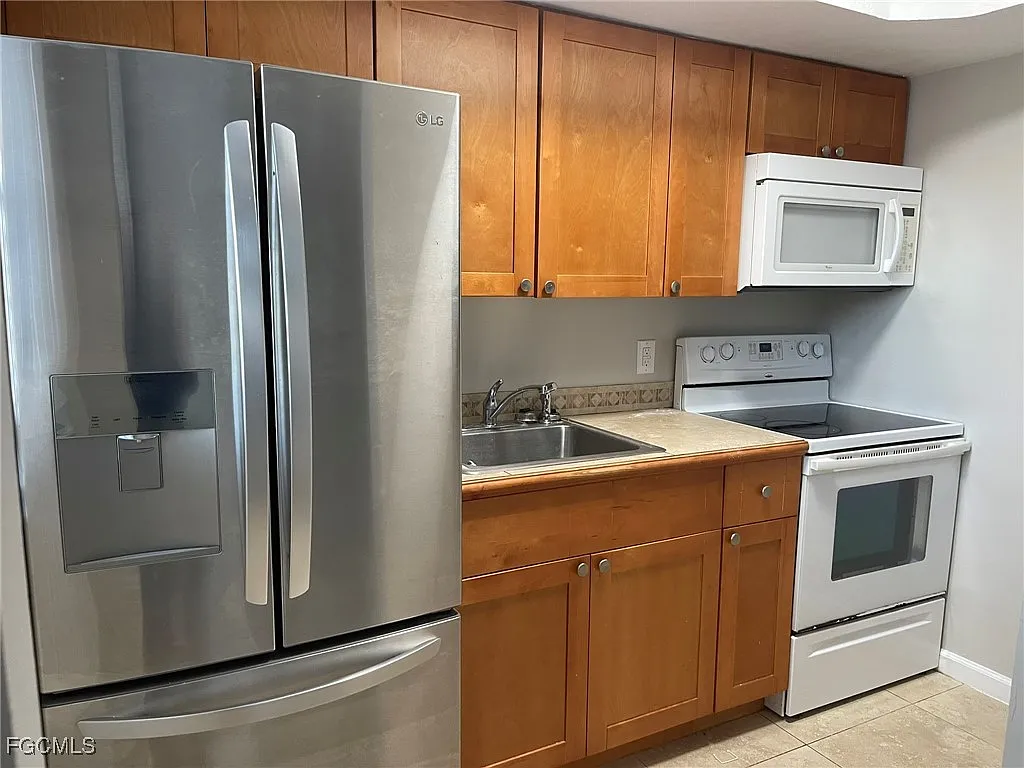 1 bed, 1.0 bath, 561 sqft, $1,275 — Photo 4
