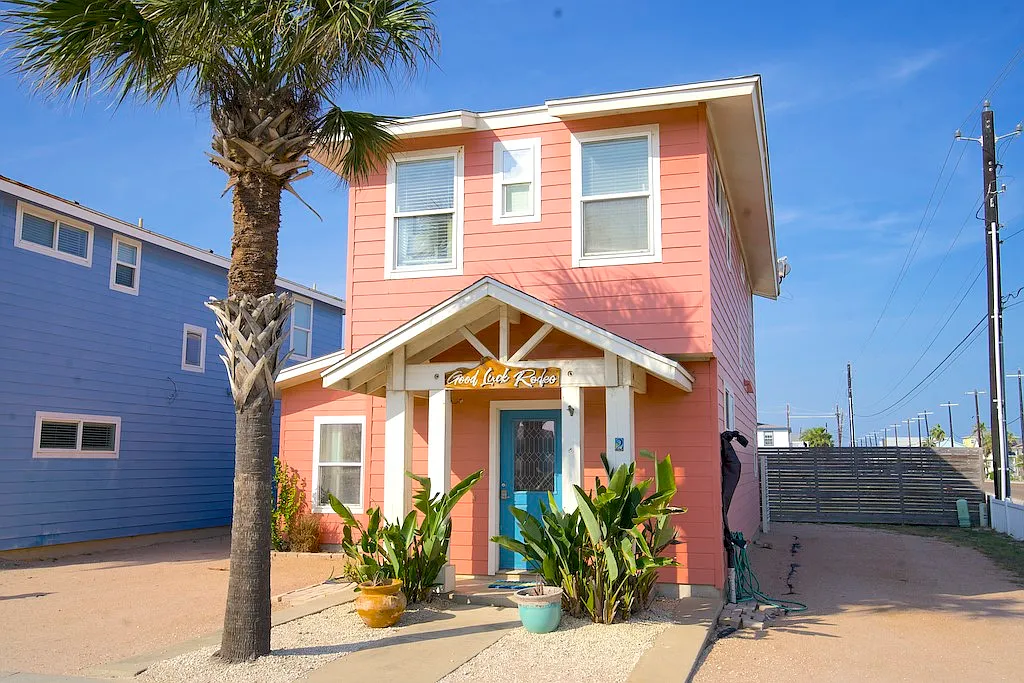4 bed, 3.5 bath, 1480 sqft, $3,500 — Photo 1