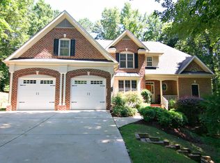 1316 Tacketts Pond Dr, Raleigh, NC 27614