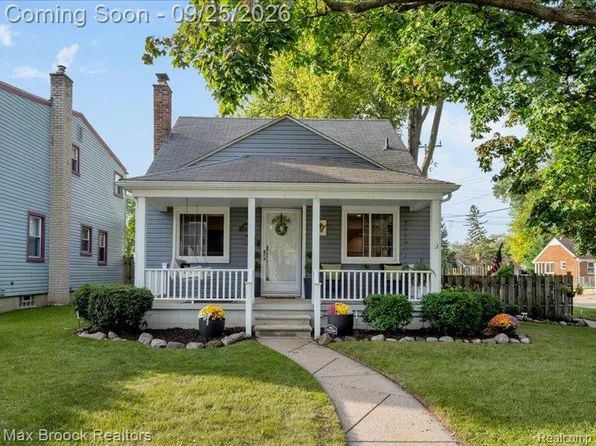 2000 Kalama Ave, Royal Oak, MI 48067