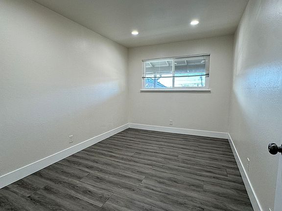 5th image of 333 Dumont Ave APT 6