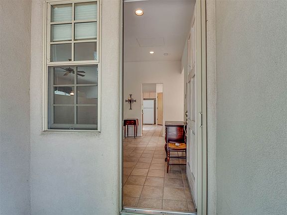 2nd image of 920 Circle Dr