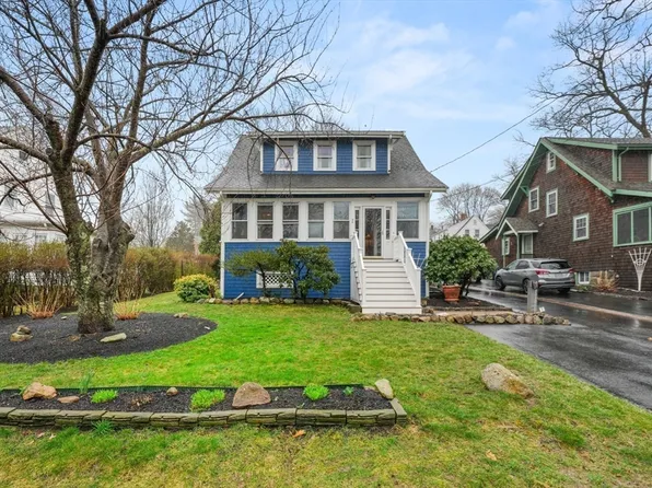 34 Dean St, Braintree, MA 02184