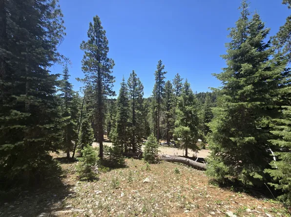 55 S Silver Spruce Dr, Alton, UT 84710