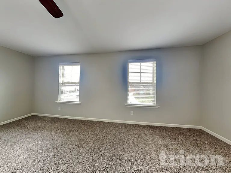 1031 Solomon Ln — Photo 13