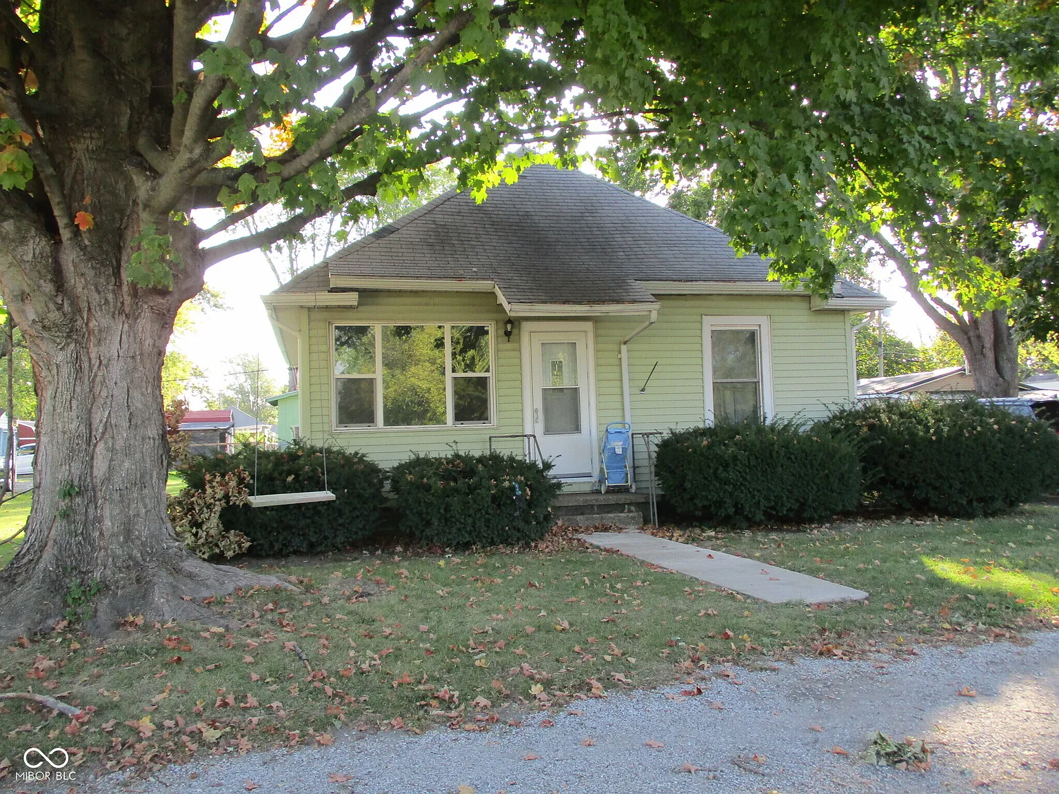 706 Louise Ave photo 1