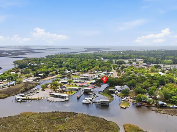 3309 Mary Walker Dr, Gautier, MS 39553