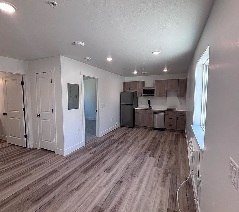1st image of 250 Fredregill Rd #2