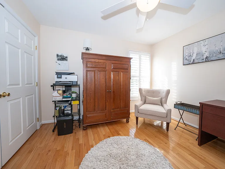 903 Maplewood Dr — Photo 6