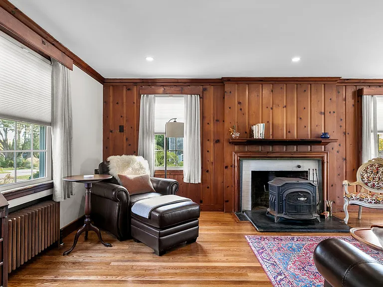 72 Kane Ave — Photo 9
