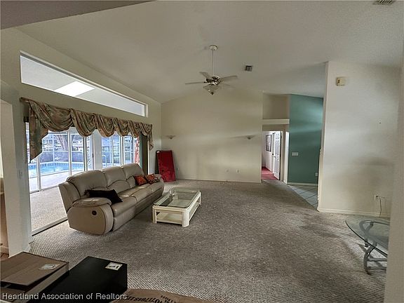 4th image of 1017 Gardenia St