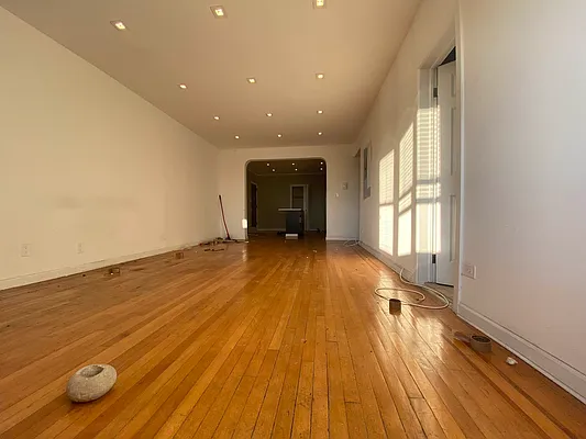 Rented by Lang Realty LLC | media 40