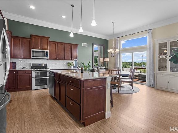 4th image of 101 Countryshire Dr