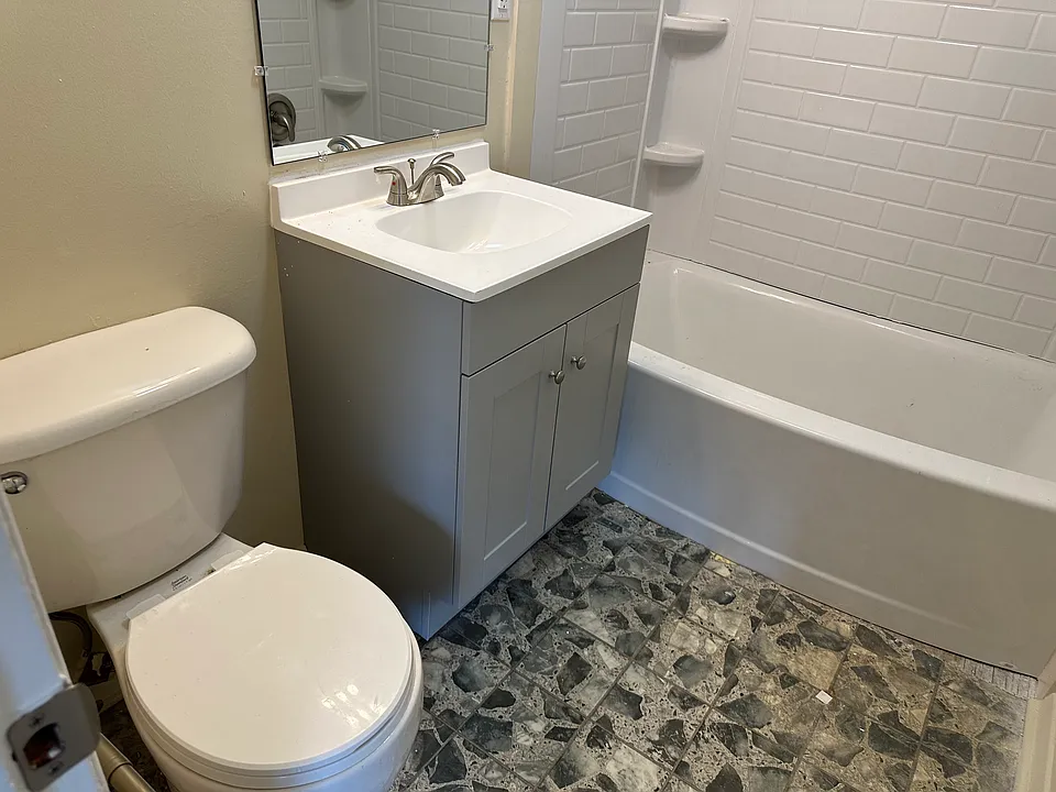 226 3 bathroom_09212023