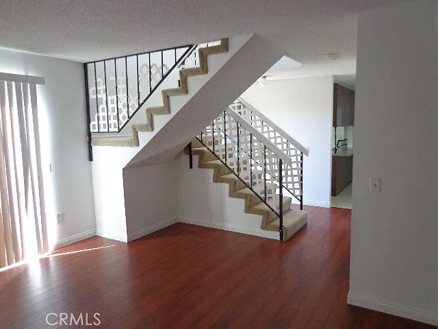 3 bed, 1.5 bath, 1380 sqft, $3,100 — Photo 2