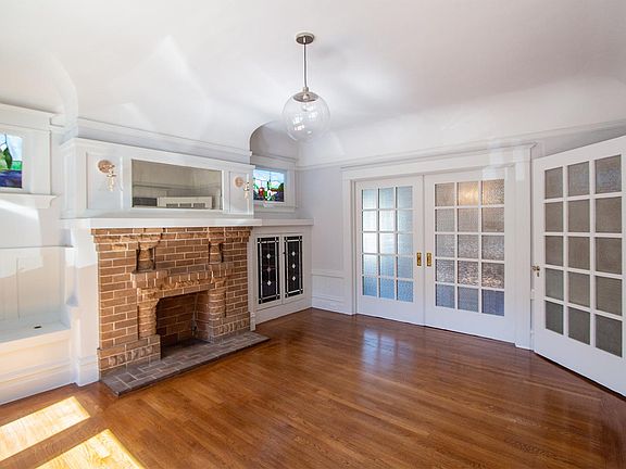 5th image of 139 Cortland Ave