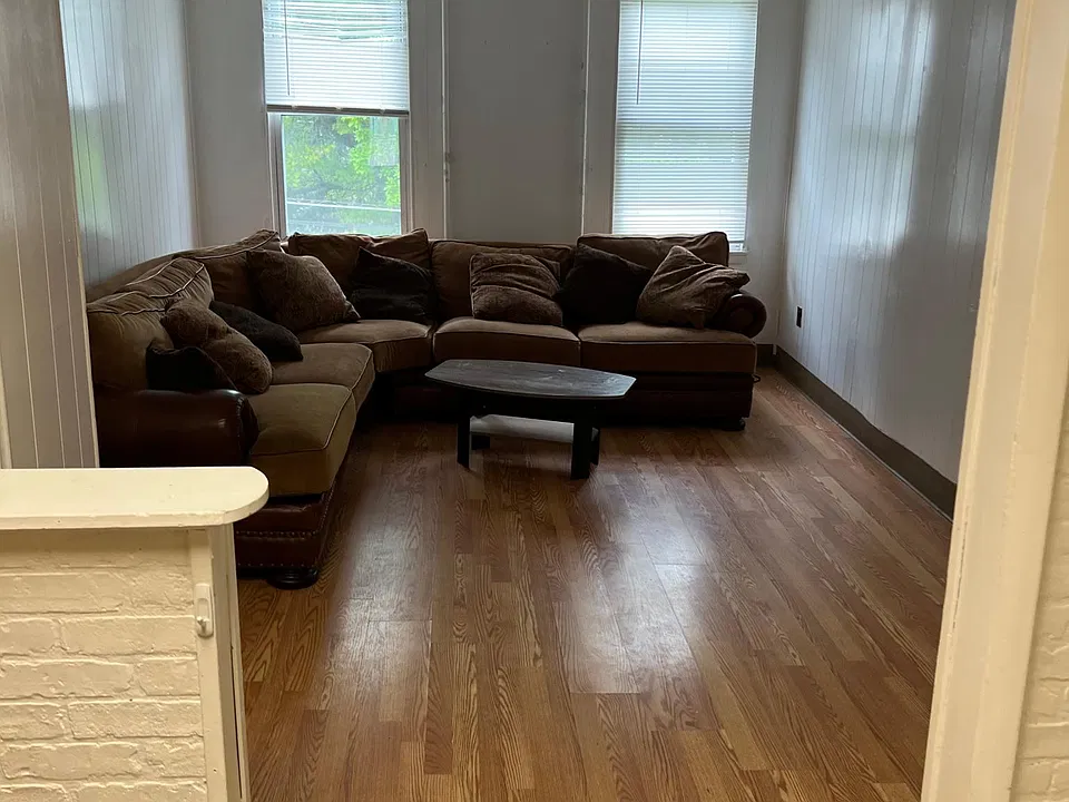 39 Boundary St #1