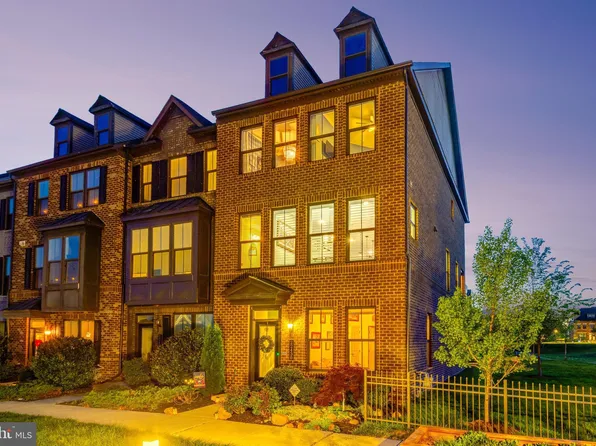 22430 Morning Shade Ter, Ashburn, VA 20148