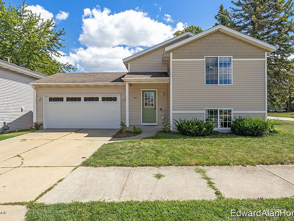 1st image of 983 Sagewood Ct