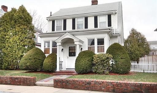 2nd image of 139 Maple St