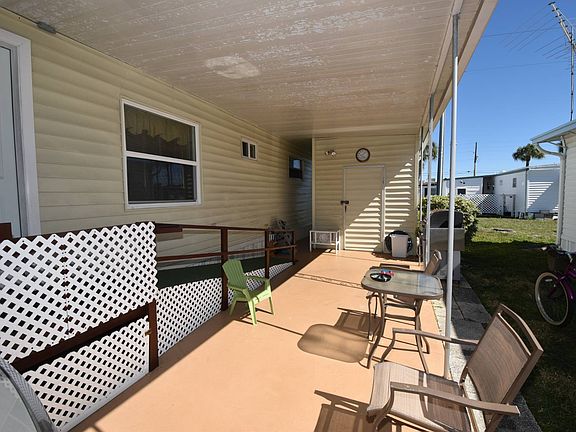 3rd image of 212 Beechwood Ln